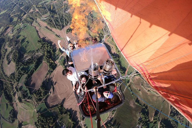 hot-air-balloon-with-champagne-optional-photosvideo-breakfast
