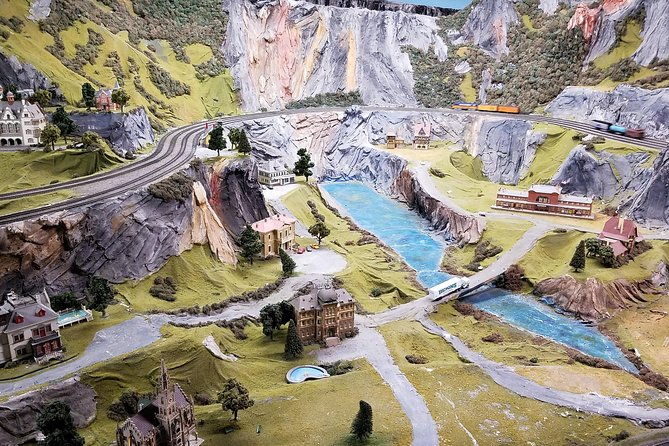 indoor-admission-ticket-northlandz
