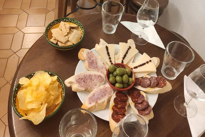 indulge-in-cordoba-local-wines-tapas-tasting
