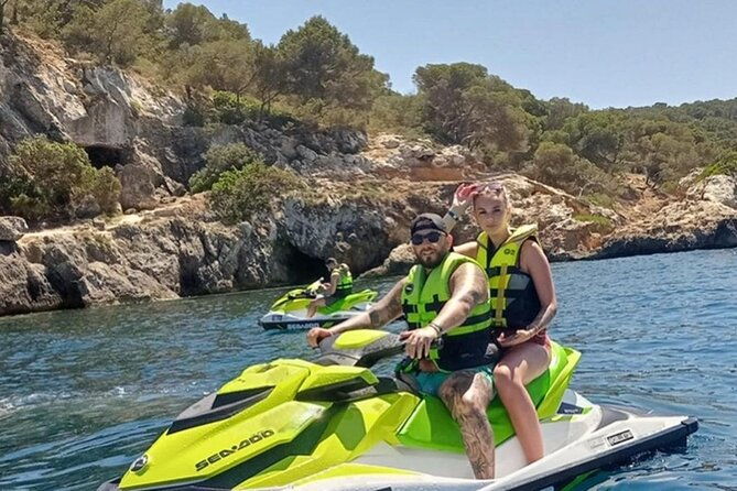 jet-ski-parasailig-water-activity-in-montego-bay-jamaica