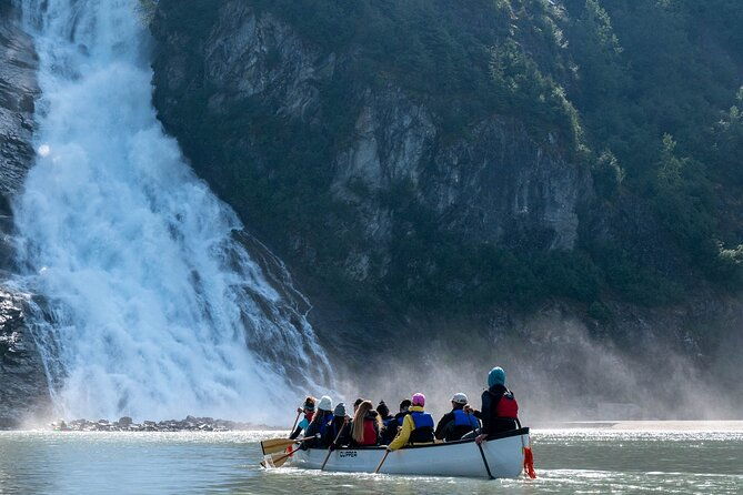 juneau-shore-excursion-mendenhall-glacier-canoe-paddle-and-hike