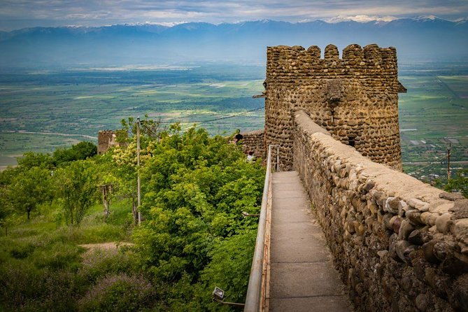 kakheti-signagi-bodbe-monastery-gurgeniani-waterfall