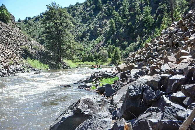 kayak-gorgeous-upper-colorado-river-half-day