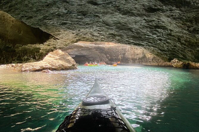 kayak-tour-roca-and-poesia-cave