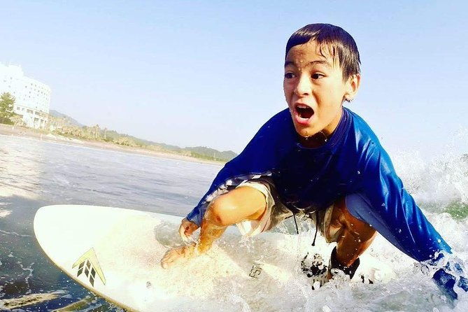 kids-surf-lesson-for-small-group-in-miyazaki