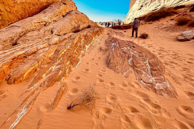 lasvegas-small-group-6hour-valley-of-fire-hoover-dam-boulder-city-2