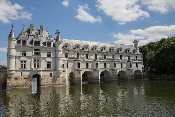 loire-valley-castles-vip-private-tour-chambord-chenonceaux-amboise
