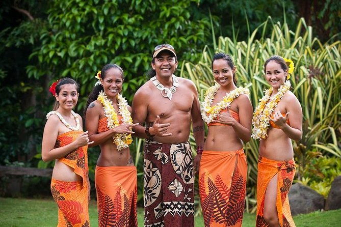 luau-kalamaku-on-kauai-with-manor-house-dinner-show