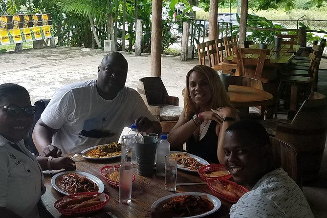 lunch-at-scotchies-jerk-centre-from-ocho-rios