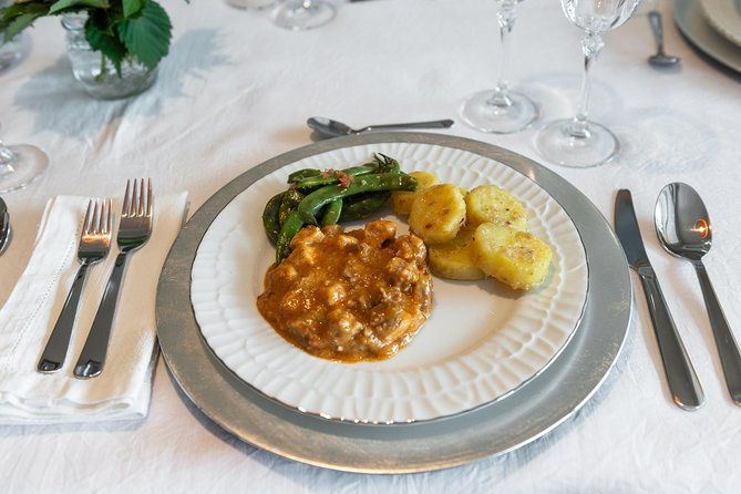 lunch-or-dinner-and-cooking-demo-at-a-local-home-in-trento
