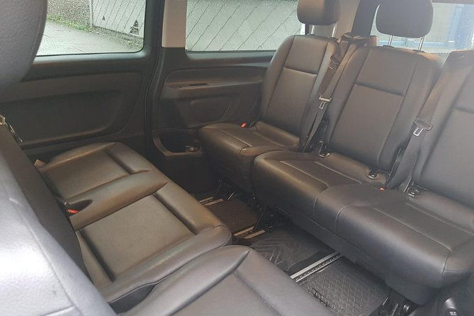 luxury-minivan-from-brussels-airport-to-the-city-of-brussels