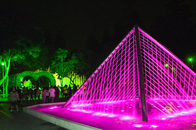 magic-fountains-park-bohemian-barranco-at-night