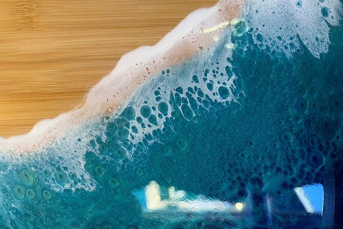 make-your-own-maui-souvenir-ocean-resin-class