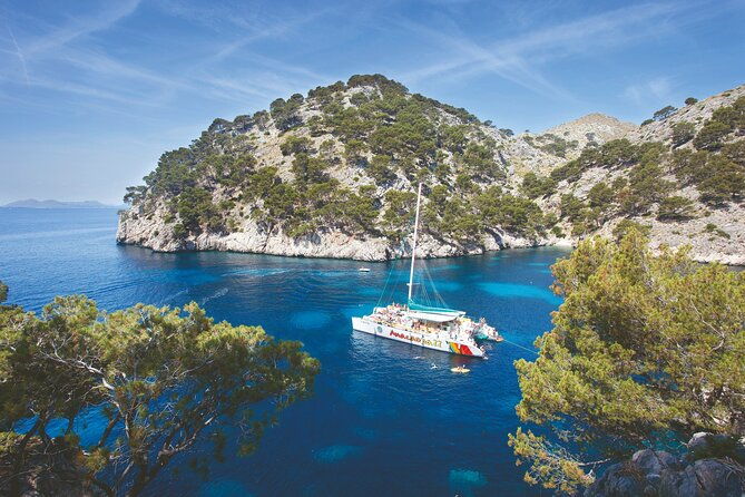 mallorca-catamaran-cruise-with-scenic-views-and-bbq-lunch