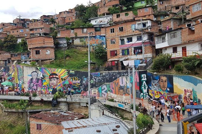 medellin-comuna-13-private-tour-4