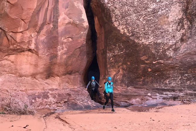 moab-canyoneering-and-packrafting-combo-2