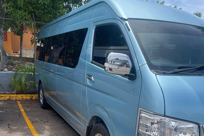 montego-bay-airport-and-secrets-wild-orchid-private-shuttle