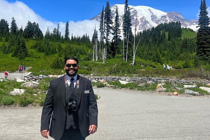 mt-rainier-full-day-adventure-luxury-suv-up-to-7-guests
