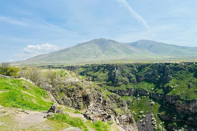 myler-mountain-resort-alphabet-monument-saghmosavank