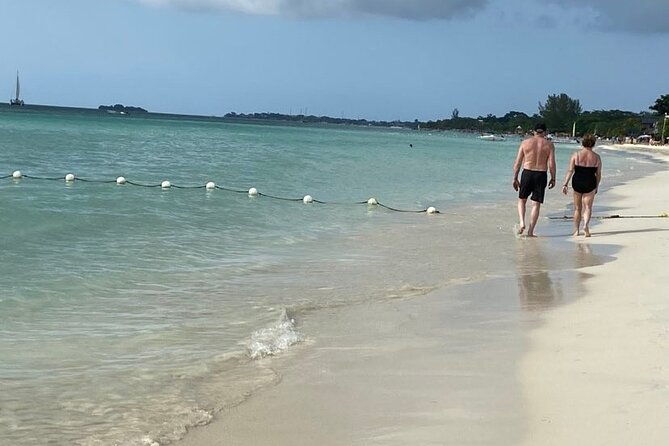 negril-day-beach-and-west-end-cliffs-with-french-guide