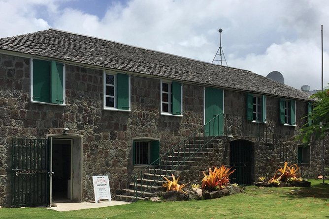 nevis-panoramic-drive-and-beach-experience