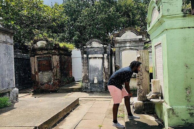 new-orleans-city-and-cemetery-tour-with-garden-district-stroll