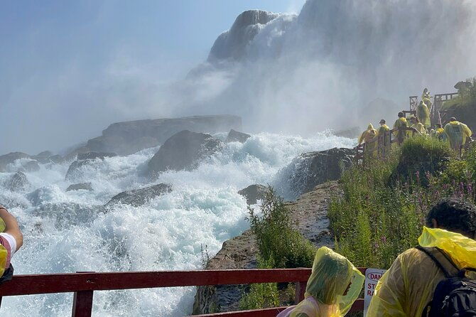 niagara-falls-cave-of-the-winds-afternoon-tour-2