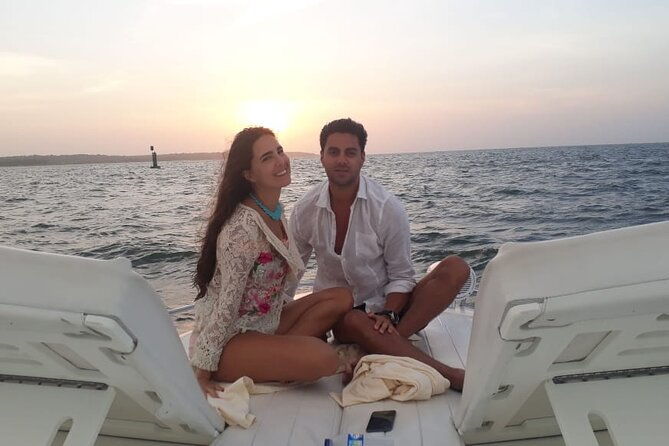 night-boat-rental-in-cartagena-bay