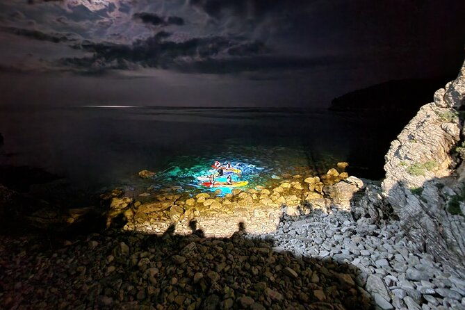 night-lights-kayak-adventure
