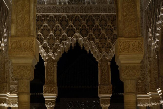 night-tour-of-alhambra-and-the-nasrid-palaces