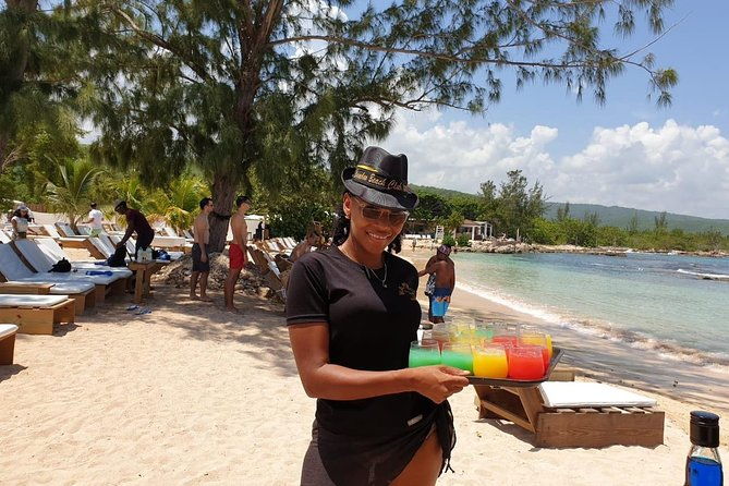 ocho-rios-bamboo-beach-club-with-specialty-lunch-cocktails