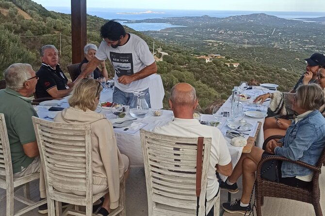 olbia-visit-a-myrtle-making-factory-with-tasting