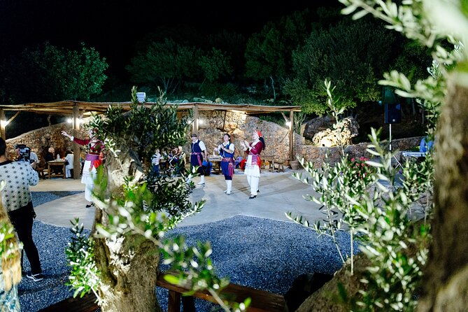 olive-oil-festival-in-cretan-farm-with-traditional-dinner-2