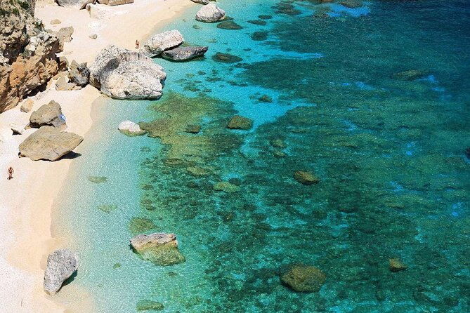 one-day-dinghy-rental-on-the-beautiful-coast-of-baunei