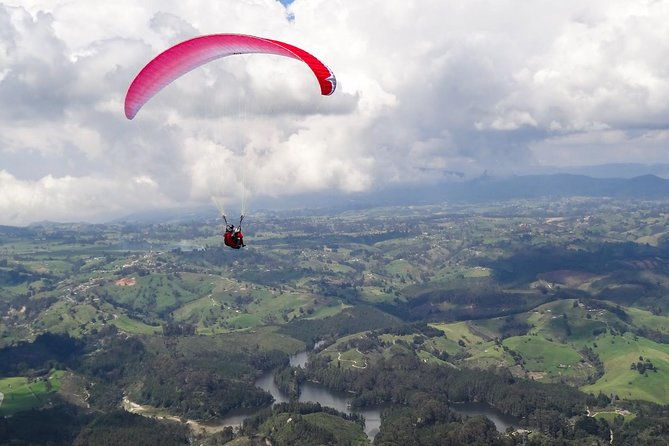 paragliding-adventure-from-medellin