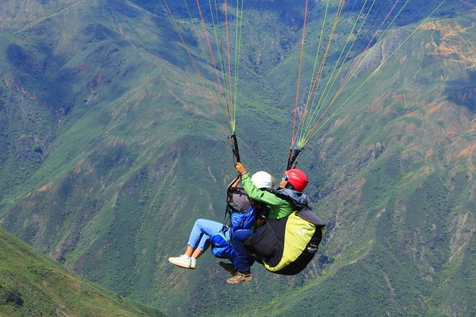 paragliding-in-the-grand-canyon-of-chicamocha