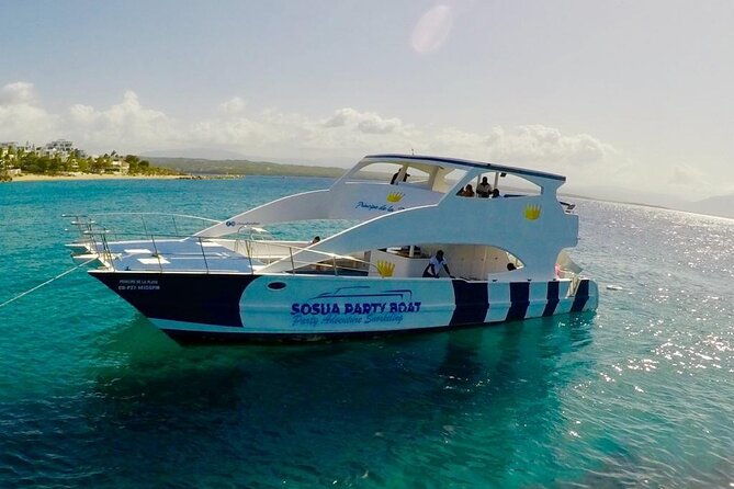 party-boat-private-groups-snorkeling-open-bar