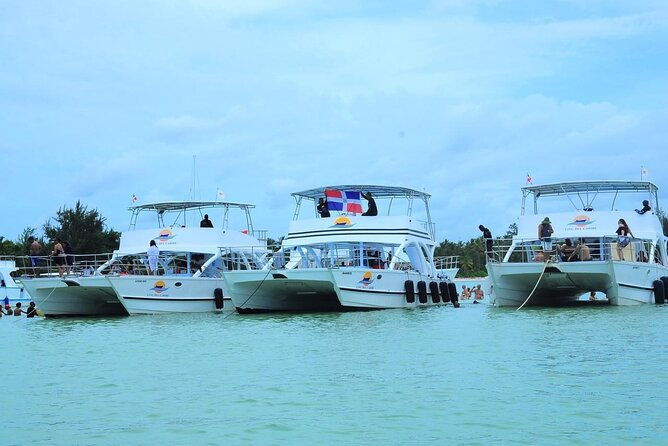 party-boat-with-snorkeling-and-open-bar-in-punta-cana