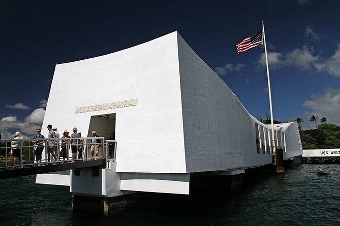 pearl-harbor-uss-arizona-memorial-private-2