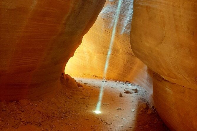 peekaboo-slot-canyon-tour-utv-and-hiking-adventure-private