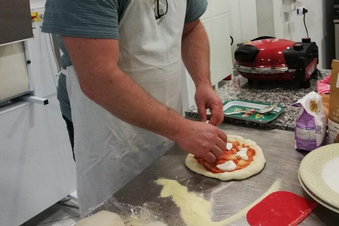 pizza-course-in-catania-with-show-cooking-cannolo
