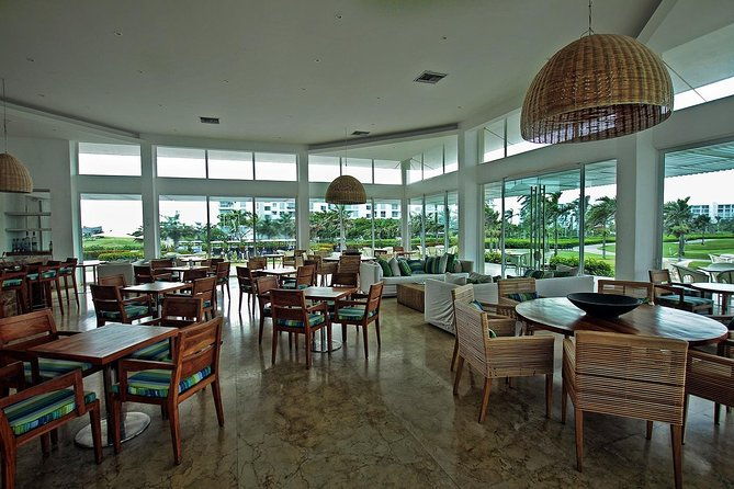 play-golf-in-the-stunning-tpc-karibana-beach-golf-club