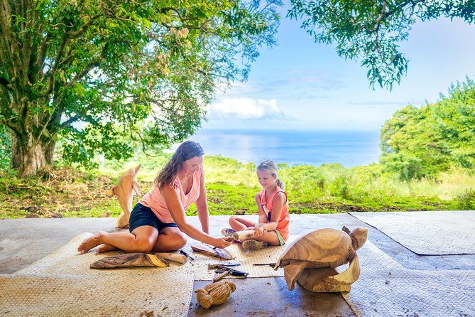 polynesian-cultural-carving-experience-in-holualoa