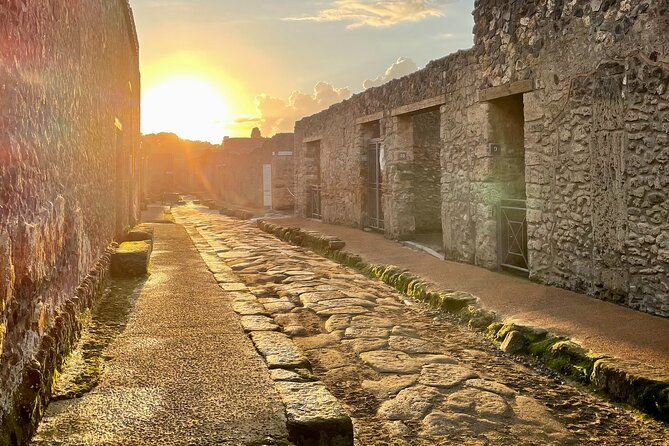 pompeii-at-sunset-the-golden-hour-with-your-local-archaeologist