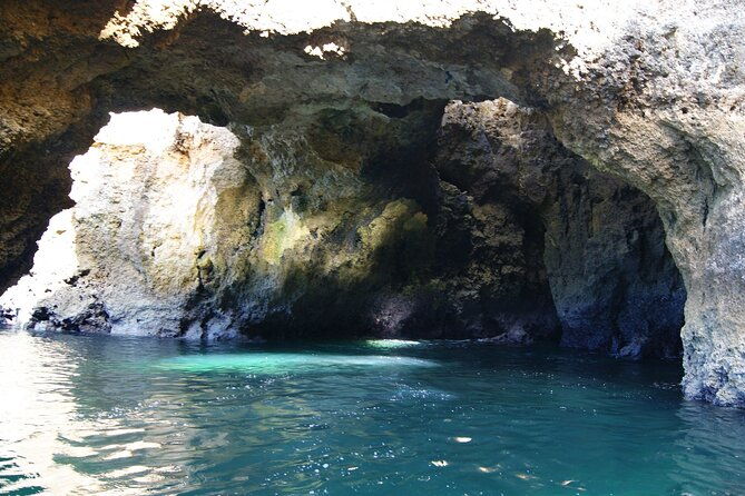 ponta-da-piedade-costal-cruise-and-caves-2h