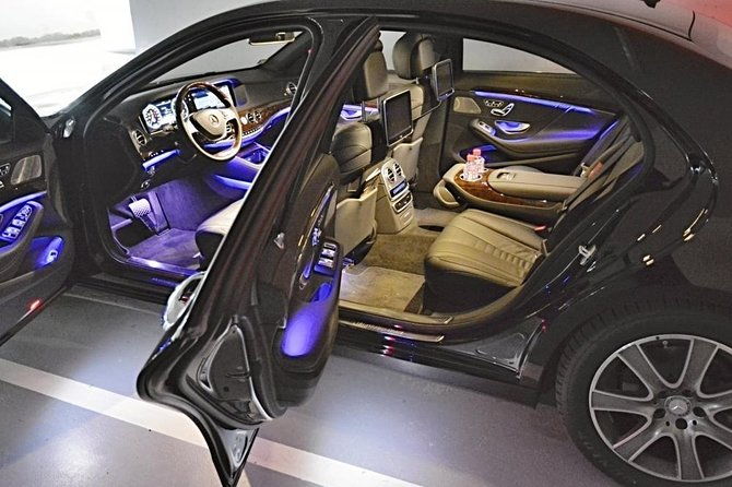 prague-airport-luxury-transfer-by-a-mercedes-benz-s-class