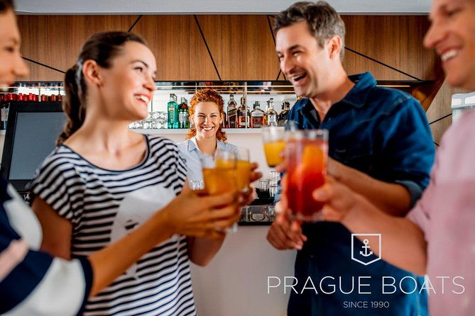prague-boats-3-hour-dinner-cruise