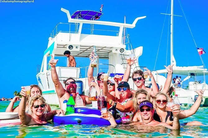 premium-party-boat-in-bavaro-punta-cana