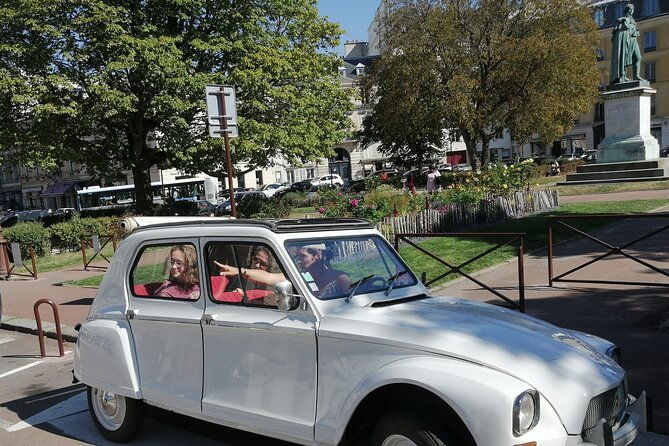 private-1-hour-tour-of-versailles-in-a-vintage-car-2cv