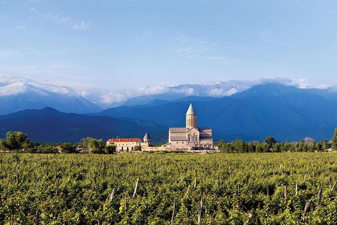 private-4-days-food-wine-and-sightseeing-tour-to-kakheti-kazbegi-mtskheta